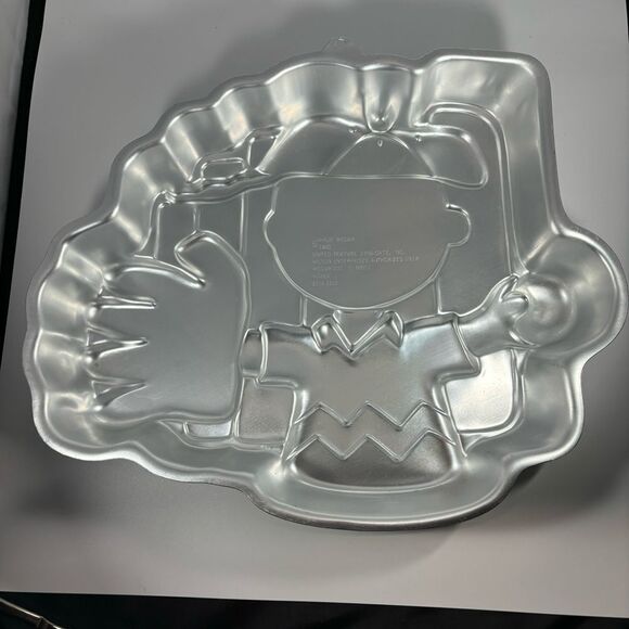 Vintage Wilton Charlie Brown 2105-1317 Cake Pan / Mold in Very‎ Good Condition! - Picture 1 of 3